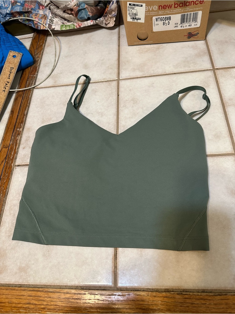 Lululemon Olive Green V-Neck Cropped Cami Top/Sportsbra size 4
